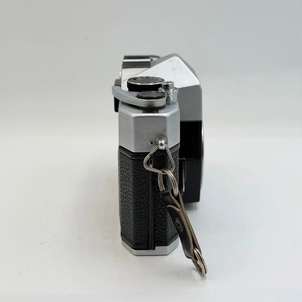 Yashica TL-Electro 35mm SLR Film Camera Body Silver Black M42 Mount 60513353